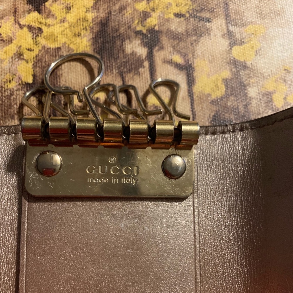 Authentic Gucci key case - Picture 2 of 8